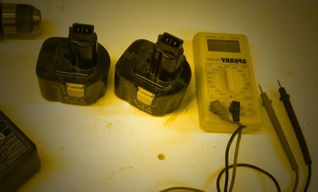 How to charge a cordless drill battery without the charger?
