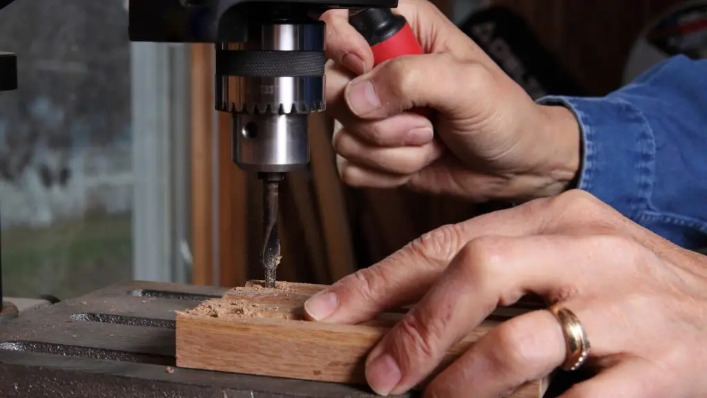 Using Drill Press to drill straight holes in wood