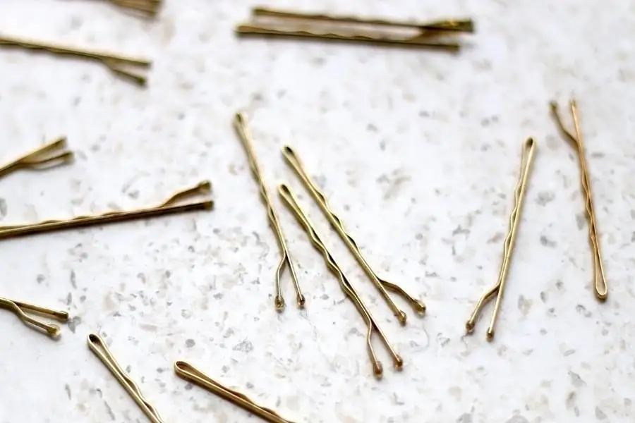 Hair pins to unscrew screws