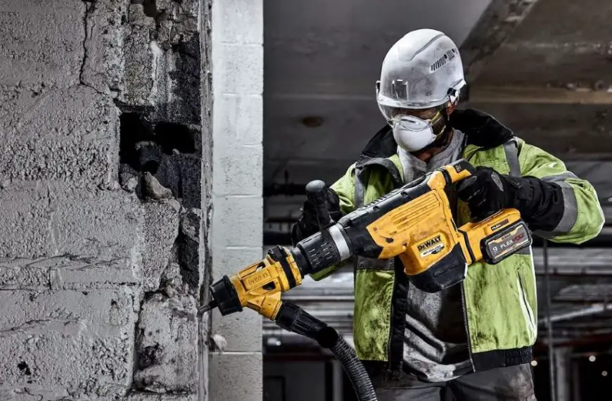 DEWALT® launched two cordless hammers at the World of Concrete debut – the 60V MAX* 27 lbs. Cordless SDS MAX Chipping Hammer and the 60V MAX* 38 lbs. Cordless 1-1/8 HEX Breaker Hammer